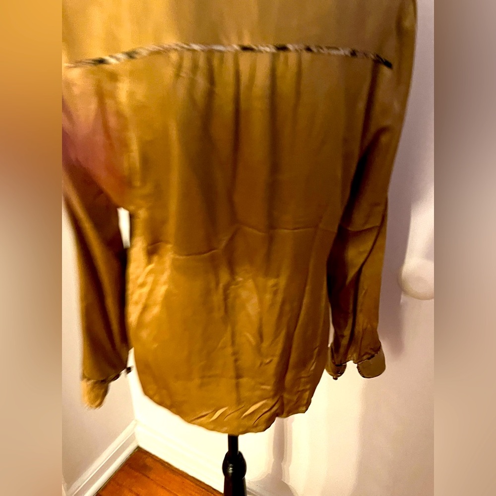 Cache Blouse - Picture 7 of 8